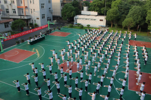 余杭晨报数字报-余杭卫校 青春来袭